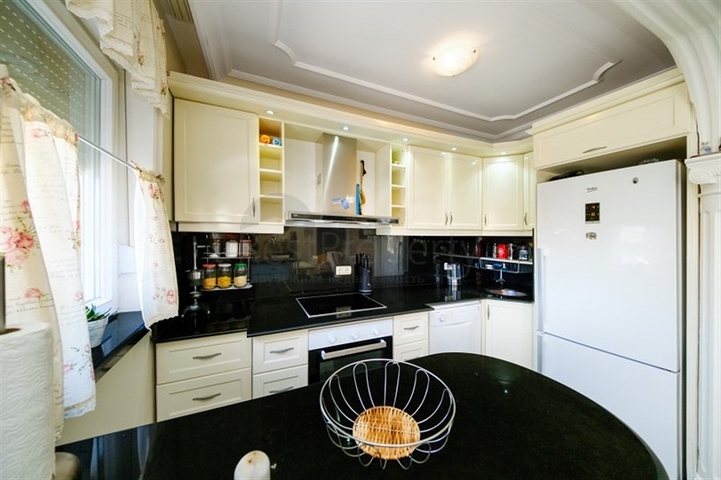 فيلا خاصة 2+1 في منطقة محمودلار على بعد 900 متر فقط من البحر الأبيض المتوسط