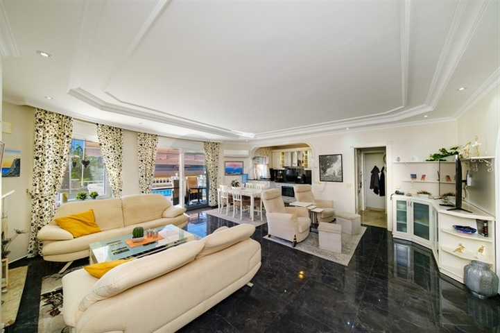 فيلا خاصة 2+1 في منطقة محمودلار على بعد 900 متر فقط من البحر الأبيض المتوسط