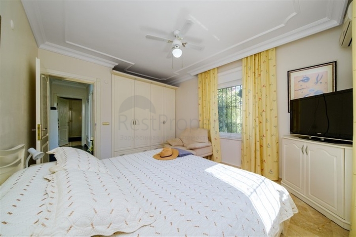 فيلا خاصة 2+1 في منطقة محمودلار على بعد 900 متر فقط من البحر الأبيض المتوسط