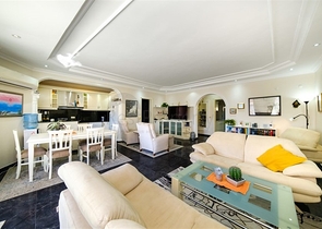 فيلا خاصة 2+1 في منطقة محمودلار على بعد 900 متر فقط من البحر الأبيض المتوسط