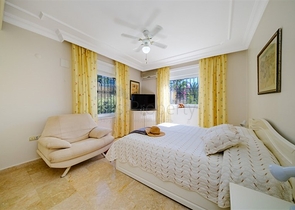 فيلا خاصة 2+1 في منطقة محمودلار على بعد 900 متر فقط من البحر الأبيض المتوسط