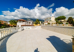 فيلا خاصة 2+1 في منطقة محمودلار على بعد 900 متر فقط من البحر الأبيض المتوسط