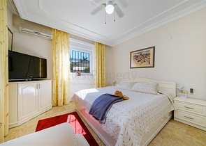 فيلا خاصة 2+1 في منطقة محمودلار على بعد 900 متر فقط من البحر الأبيض المتوسط