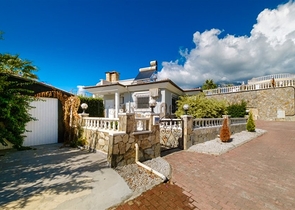 فيلا خاصة 2+1 في منطقة محمودلار على بعد 900 متر فقط من البحر الأبيض المتوسط