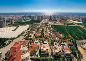 فيلا خاصة 2+1 في منطقة محمودلار على بعد 900 متر فقط من البحر الأبيض المتوسط