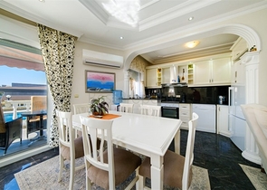 فيلا خاصة 2+1 في منطقة محمودلار على بعد 900 متر فقط من البحر الأبيض المتوسط