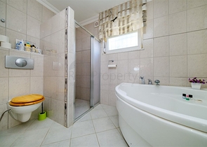 فيلا خاصة 2+1 في منطقة محمودلار على بعد 900 متر فقط من البحر الأبيض المتوسط