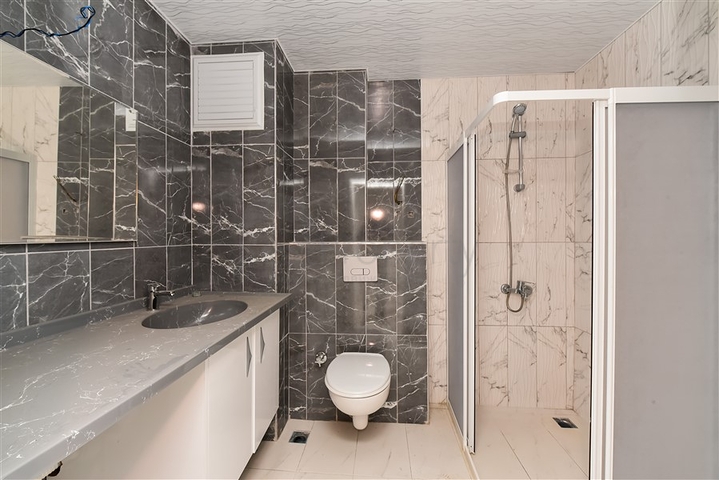 شقة بغرفة نوم واحدة في مبنى جديد في حي أفسالار