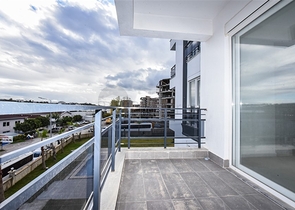 شقة بغرفة نوم واحدة في مبنى جديد في حي أفسالار