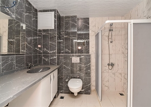 شقة بغرفة نوم واحدة في مبنى جديد في حي أفسالار