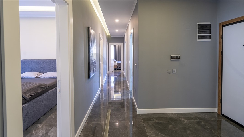 شقة مفروشة 4 + 1 في أوبا