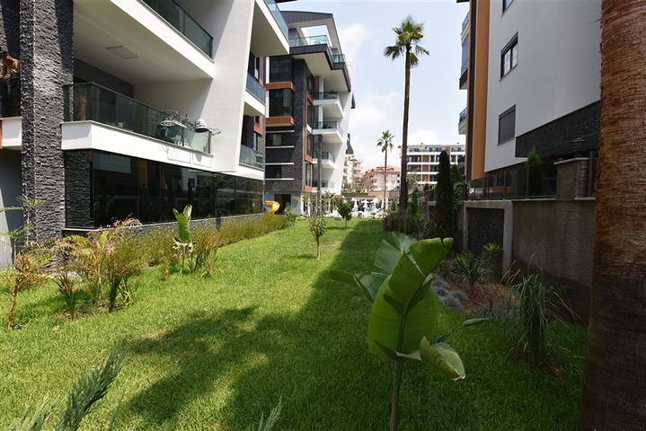 شقة مفروشة 4 + 1 في أوبا