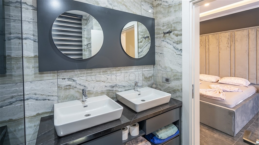 شقة مفروشة 4 + 1 في أوبا