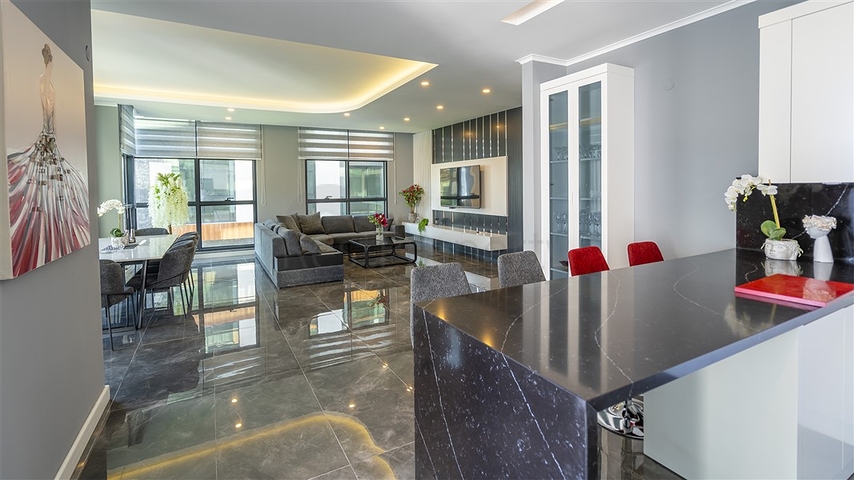 شقة مفروشة 4 + 1 في أوبا