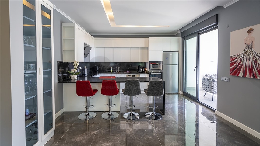 شقة مفروشة 4 + 1 في أوبا