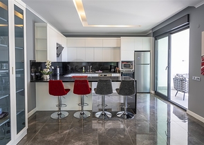 شقة مفروشة 4 + 1 في أوبا