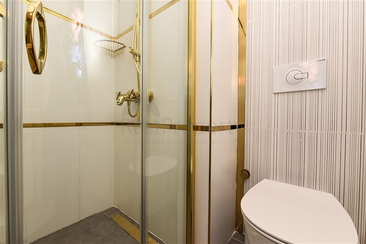 شقة من أربع غرف نوم في مجمع فاخر فاخر مطل على البحر.