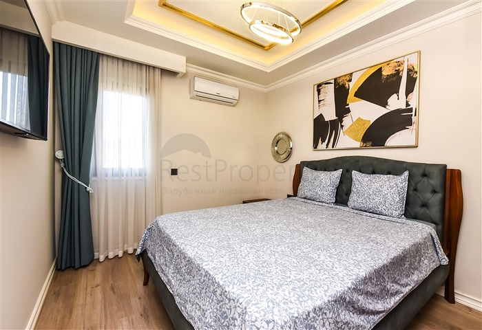 شقة من أربع غرف نوم في مجمع فاخر فاخر مطل على البحر.