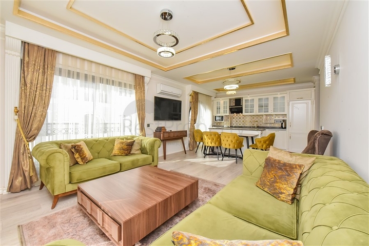 شقة من أربع غرف نوم في مجمع فاخر فاخر مطل على البحر.