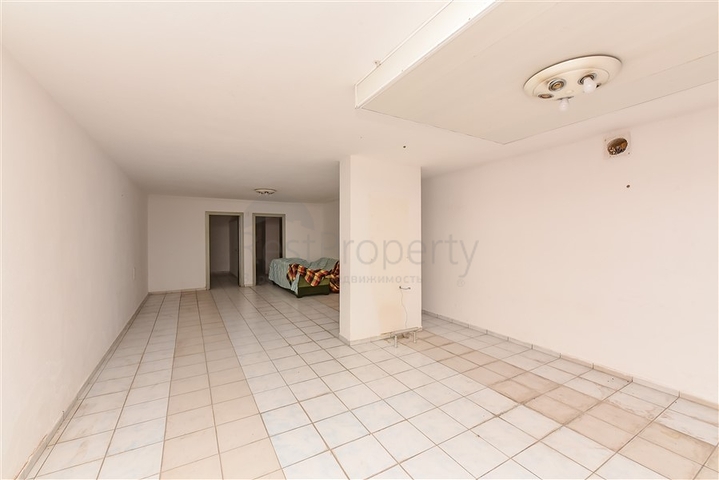 المباني التجارية في وسط ألانيا