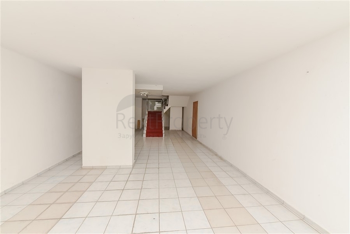 المباني التجارية في وسط ألانيا