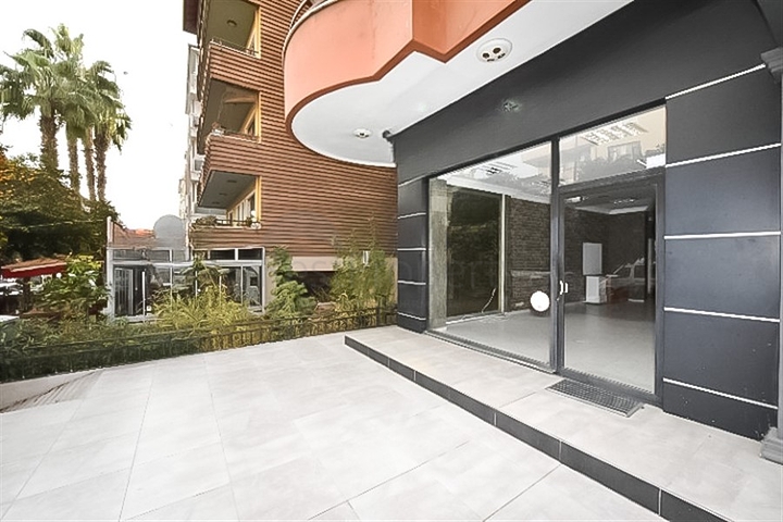 المباني التجارية في وسط ألانيا