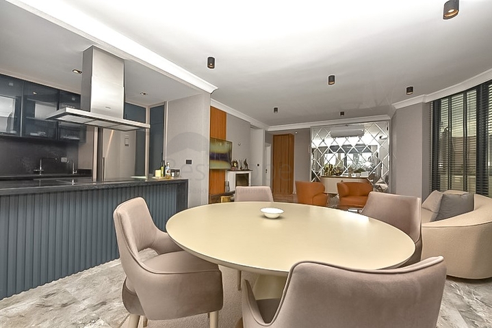 فيلا أنيقة 4 + 1 في منطقة باجلار