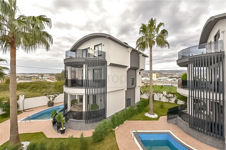 فيلا أنيقة 4 + 1 في منطقة باجلار