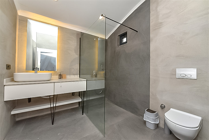 فيلا أنيقة 4 + 1 في منطقة باجلار