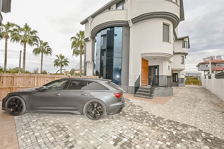 فيلا أنيقة 4 + 1 في منطقة باجلار