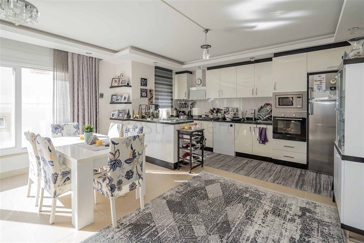 شقة 2+1 مع تراس واسع في وسط ألانيا. شقة 2+1 مع تراس واسع في وسط ألانيا.