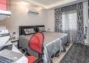 شقة 2+1 مع تراس واسع في وسط ألانيا. شقة 2+1 مع تراس واسع في وسط ألانيا.