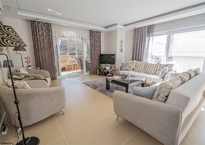 شقة 2+1 مع تراس واسع في وسط ألانيا. شقة 2+1 مع تراس واسع في وسط ألانيا.