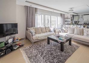 شقة 2+1 مع تراس واسع في وسط ألانيا. شقة 2+1 مع تراس واسع في وسط ألانيا.