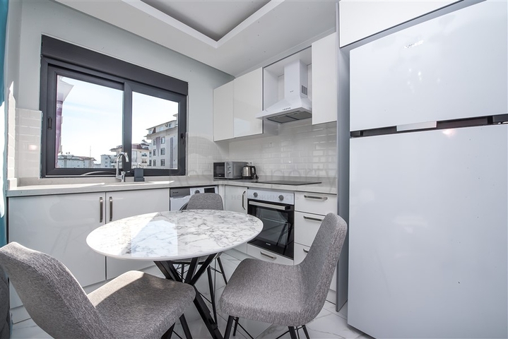 شقة مفروشة مشرقة على مسافة قريبة من البحر