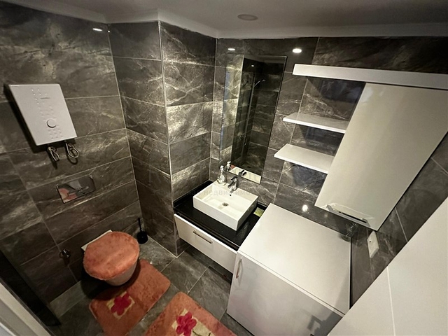 شقة 1+1 على مسافة قريبة من البحر 