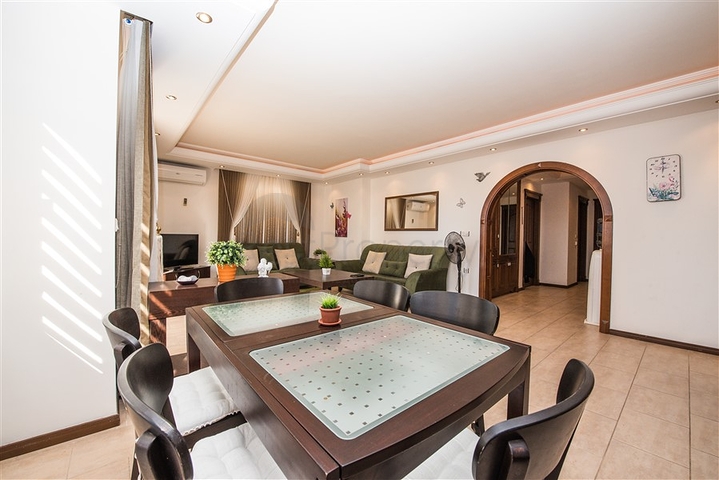 شقة من غرفتي نوم على البحر