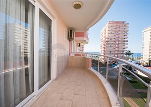 شقة من غرفتي نوم على البحر