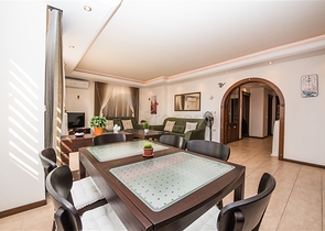 شقة من غرفتي نوم على البحر