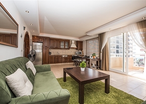 شقة من غرفتي نوم على البحر