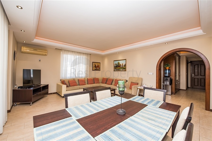 شقة فسيحة 2 + 1 مطلة على البحر في منطقة محمودلار