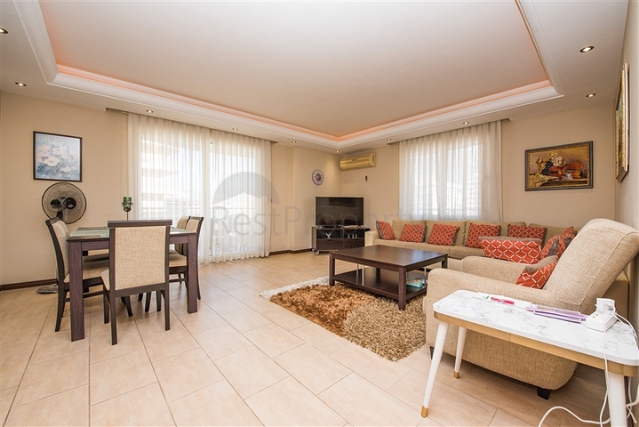 شقة فسيحة 2 + 1 مطلة على البحر في منطقة محمودلار