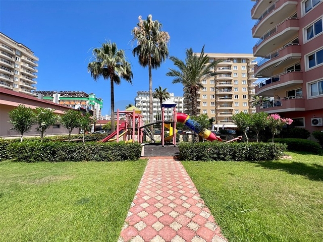 شقة فسيحة 2 + 1 مطلة على البحر في منطقة محمودلار