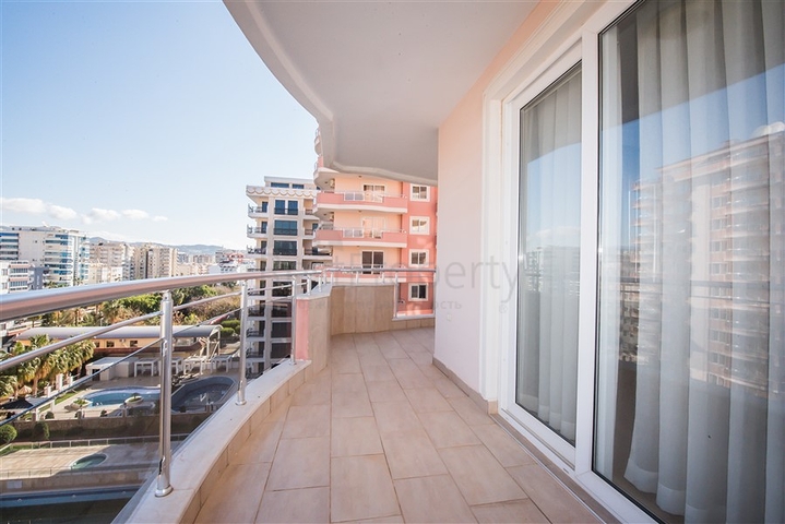 شقة فسيحة 2 + 1 مطلة على البحر في منطقة محمودلار