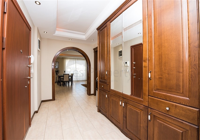 شقة فسيحة 2 + 1 مطلة على البحر في منطقة محمودلار