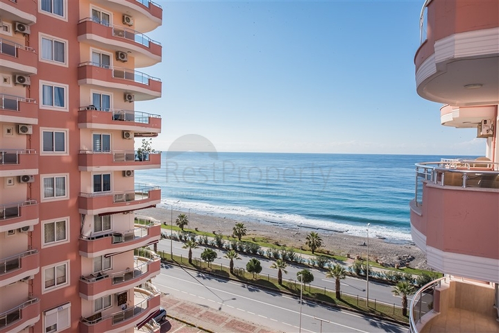 شقة فسيحة 2 + 1 مطلة على البحر في منطقة محمودلار