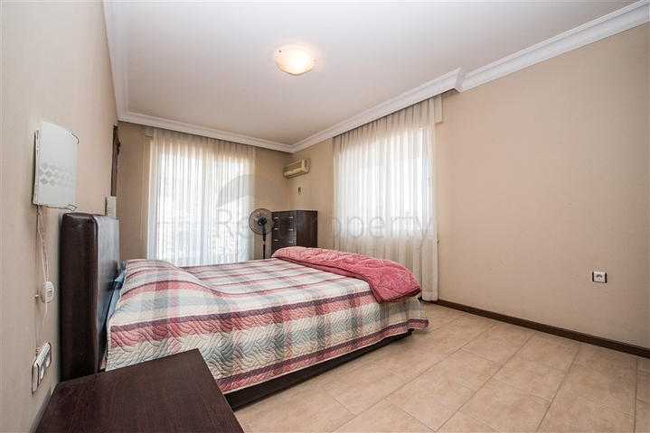 شقة فسيحة 2 + 1 مطلة على البحر في منطقة محمودلار