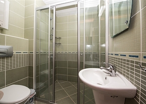 شقة فسيحة 2 + 1 مطلة على البحر في منطقة محمودلار