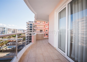 شقة فسيحة 2 + 1 مطلة على البحر في منطقة محمودلار