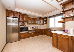 شقة فسيحة 2 + 1 مطلة على البحر في منطقة محمودلار